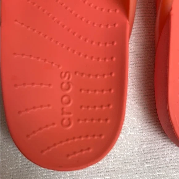 Crocs Women’s Swiftwater Sandals Bright Coral Size 7W – Very Good‎ Condition - Picture 3 of 6